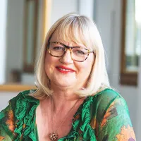 Dame Theresa Gattung