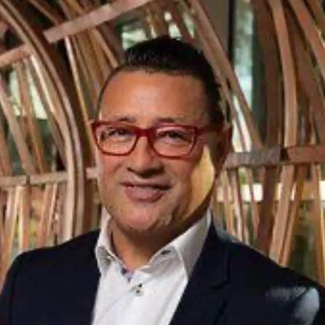 Neil Waka