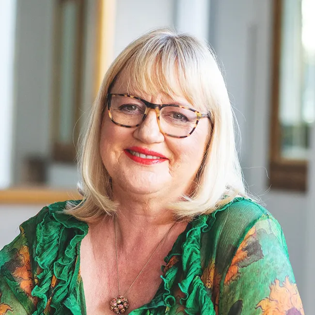 Dame Theresa Gattung