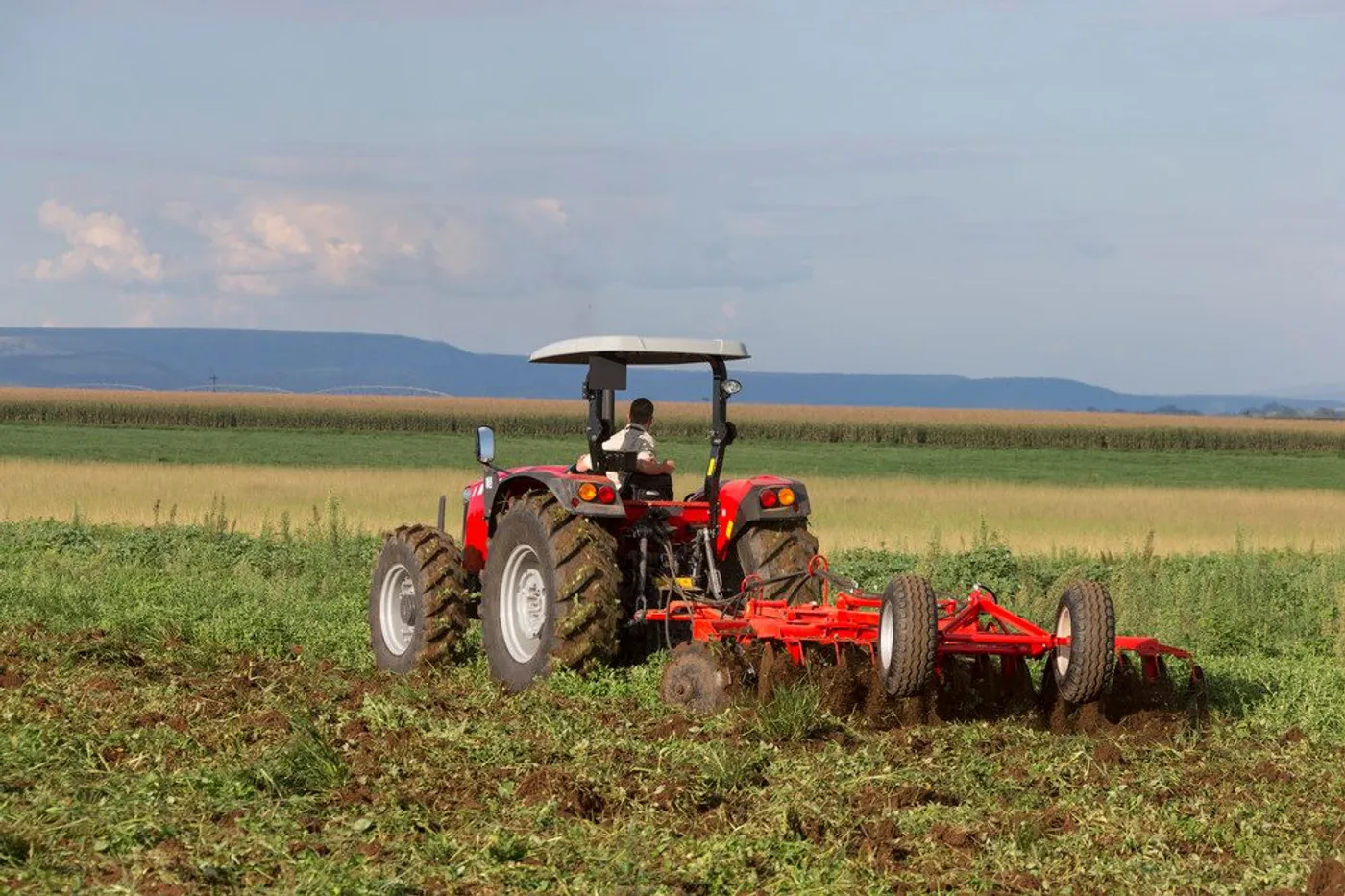 Massey Ferguson 4700 Series — image 2
